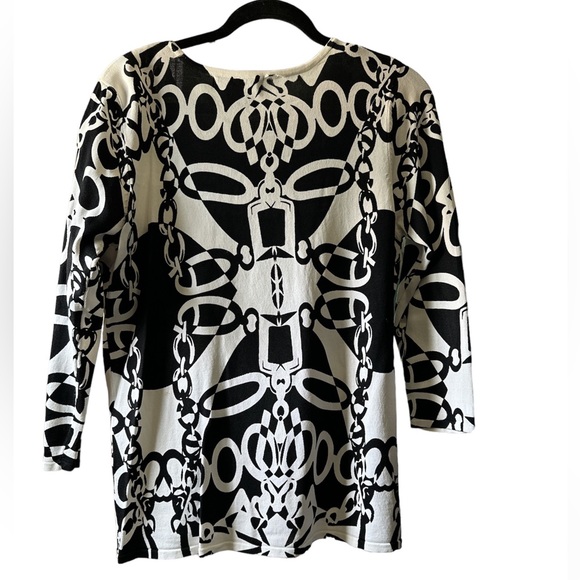 VENUE BUTTON DOWN LIGHT SWEATER BLOUSE. SIZE MEDIUM - Picture 3 of 9